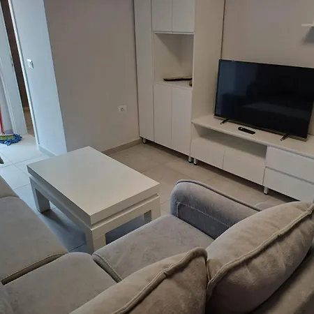 Apartment Dafillo *