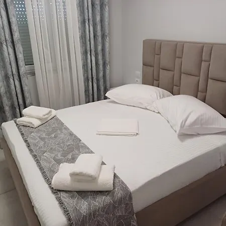 Dafillo Apartment Ksamil