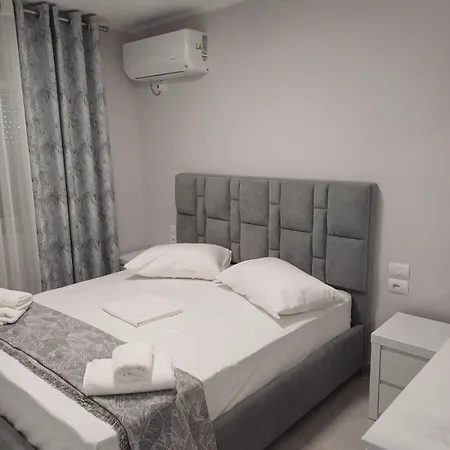 Dafillo Apartment Ksamil